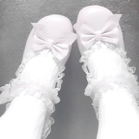 this type of socks <3🤍🦢🎀 . . . . #aesthetic #pink #pinterestgirl #pinkaesthetic #coquetteaesthetic #coquettegirl #dollettegirl #dolletteaesthetic #xquixite #cute #girlblogger #girlblog #bows #her Gloomy Coquette, Gif Terror, The Cardigans, Doll Aesthetic, Kawaii Core, Pink Bows, Aesthetic Pink, Blogger Girl, Pink Outfits