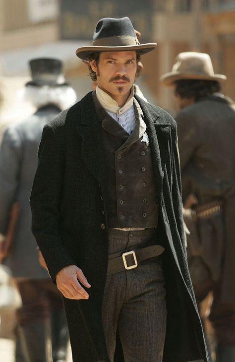 Timothy Olyphant as US Marshal Seth Bullock in Deadwood Seth Bullock Deadwood, Timothy Olyphant Deadwood, Seth Bullock, Jonah Hex, Us Marshals, Timothy Olyphant, Costume Inspo, Best Dramas, Planet Of The Apes