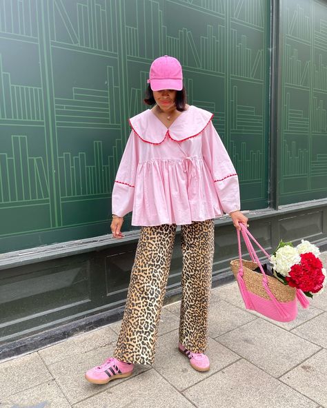 Cat Patterson | Our Handmade Blouse collection is now live! And available to shop on @themarconcourtproject website…go go go! 🎀❤️#handmadeblouse… | Instagram Pink Blouse Outfit, Pink Blouses Outfit, Pink Outfit Ideas, Maximalist Outfits, Handmade Blouse, Colorful Blouse, Dopamine Dressing, Colorful Blouses, Daily Fashion Inspiration