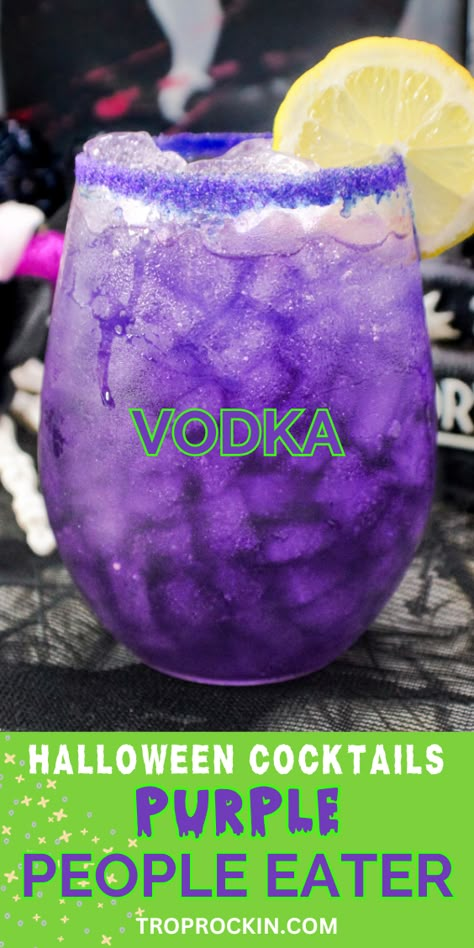 Halloween Drinks Alcohol Vodka, Halloween Mix Drinks Alcohol, Colorful Vodka Cocktails, Cute Halloween Drinks Alcohol, Halloween Party Mixed Drinks, Halloween Frozen Drinks Alcohol, Spooky Vodka Drinks, Halloween Drinks Alcohol Cocktails Easy, Halloween Drink With Vodka