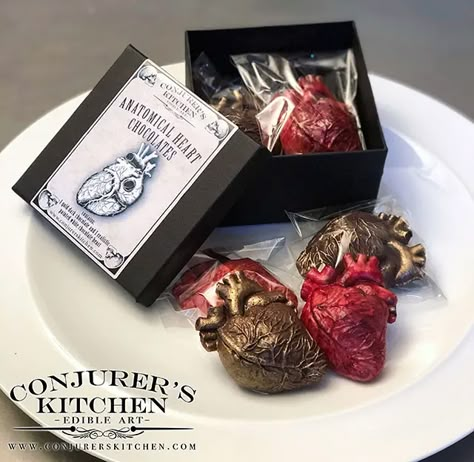 Creepy Gift, Miniature Chocolate, Spooky Food, Vintage Holiday Decor, Edible Gold, Weird Holidays, Chocolate Hearts, Anatomical Heart, Candy Making