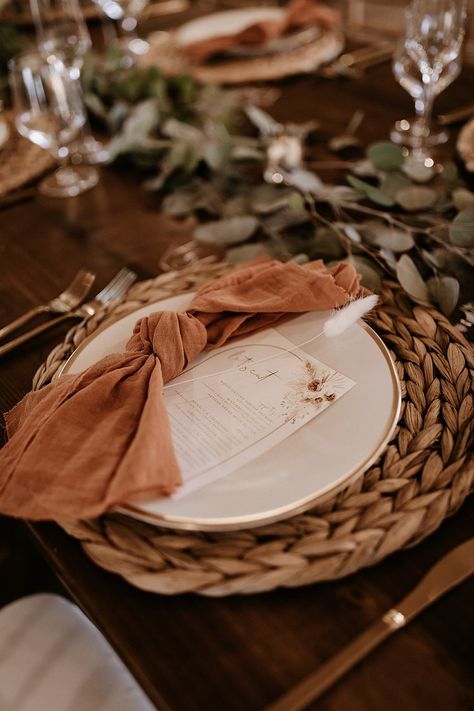 Wedding Place Settings Terra Cotta, Boho Chargers Wedding, Wood Chargers Place Settings Wedding, Boho Wedding Chargers, Woven Chargers Table Settings Wedding, Wedding Place Settings Boho, Boho Wedding Plates, Boho Wedding Send Off Ideas, Terracotta Table Runner Wedding