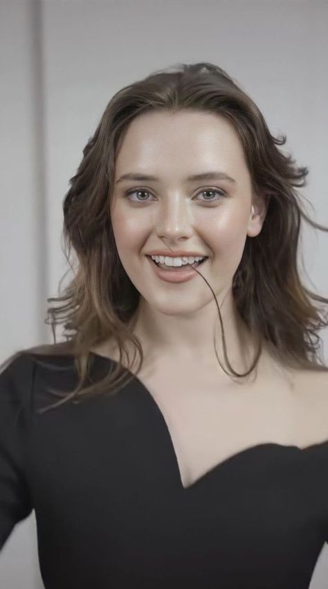 Hannah Baker, Katherine Langford, Hollywood Actress, Beauty Face Women, Aishwarya Rai, Beautiful Smile, Beauty Face, Alabama