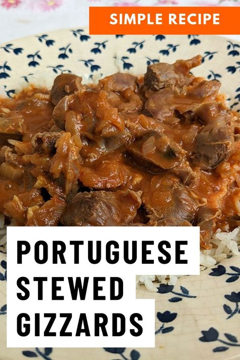 Gizzard Stew Recipe, Gizzard Recipe, Offal Recipes, Gizzards Recipe, Chicken Gizzards, Portuguese Food, Popular Snacks, Stew Recipe, Salty Snacks