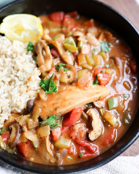 Mushroom Etouffee {Étouffée} - Sweet Potato Soul by Jenné Claiborne Vegetarian Etouffee, Mushroom Etouffee, Vegan Stews, Meaty Mushrooms, Thanksgiving Guide, Vegan Bean Recipes, Mushroom Dishes, Daily Dozen, Vegan Entrees