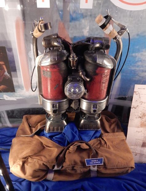 Frank's 1964 rocket backpack Back To The Future Enchantment Under The Sea, Mandalorian Jetpack, Bottle Rocket Movie, Casey Newton, Tomorrowland Party, Tomorrowland Movie Aesthetic, Rocket Backpack, Tomorrowland Movie, Make Your Own Costume