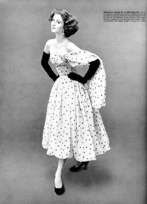 Fashion Through The Ages, Polka Dot Fashion, 1950s Prom Dress, Suzy Parker, Fashion 40s, Cristobal Balenciaga, Dots Clothing, Vintage Polka Dot Dress, Dots Fashion