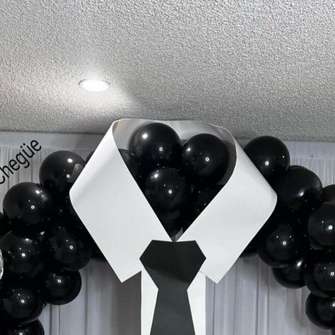 Annie Harutoonian on Instagram: "Like the idea behind this Father’s Day tuxedo balloon setup 🤵‍♂️🖤 by @erika.chegue #theeventcollectivex" Tuxedo Backdrop, Father’s Day Party Ideas, Balloon Twisting, Prom Ideas, Balloon Columns, Balloon Wall, Balloon Arch, Suit And Tie, Balloon Decorations