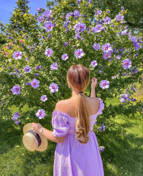 Purple Dress Aesthetic, Middle School Hairstyles, Classic Car Photoshoot, Dream Photography, Stylish Dpz, Spring Girl, Self Portrait Poses, Bright Fashion, Beautiful Photoshoot