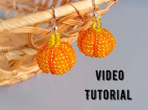 Bead Crochet Jewelry Patterns and Tutorials with Videos by NiLaJewelryStore - The Beading Gem's Journal Halloween Seed Bead Patterns, Beginner Beading Tutorials Step By Step, Beaded Crochet Patterns, Fall Beaded Earrings, Bead Earrings Diy Tutorials, Bead Crochet Tutorial, Beaded Pumpkin Earrings, Bead Pumpkin, Halloween Beading