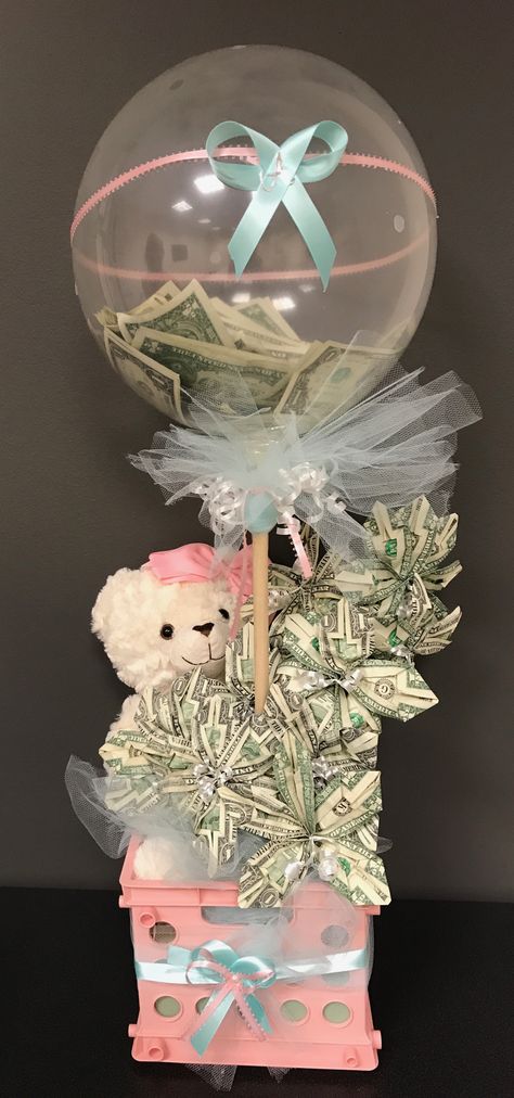 Baby Shower Money Gift Idea Baby Shower Money Gift Ideas, Baby Shower Money Tree, Money Gift Idea, Wire Wreaths, Balloon Baby Shower Centerpieces, Shower Baskets, Balloon Basket, Baby Shower Wreath, Baby Shower Baskets