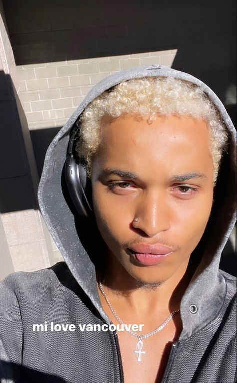 Black Man White Hair, Black Men Blonde Hair, Black Man Blonde Hair, Blonde Afro Men, Black Guy Bleached Hair, Destin Conrad, Black Haircut Styles, Boys Colored Hair, Handsome Male Models