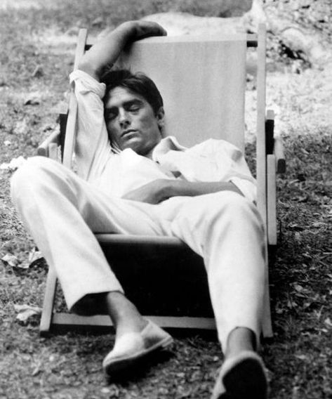 Terrence Loves You, Slaap Lekker, French Cinema, Black And White Photograph, Alain Delon, Photo Vintage, Steve Mcqueen, Summer Staples, Beach Babe