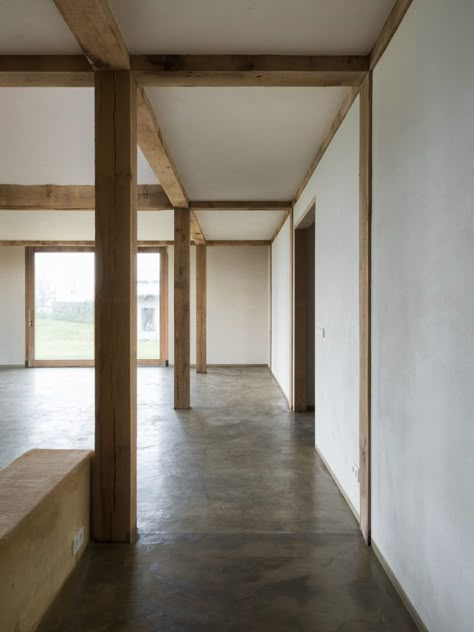 building-hempcrete-materialdistrict-2 - MaterialDistrict Hempcrete House, Hemp House, Interior Design Minimal, Community Hall, Earth Bag Homes, Natural Building Materials, Sustainable Building Materials, Earthship Home, Eco Architecture