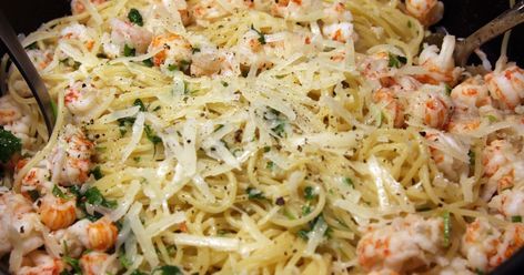 Langostino Recipes, Garlic Butter Salmon, Butter Salmon, Yummy Seafood, Lobster Recipes, Garlic Butter Sauce, Savory Food, Fish Recipe, Seafood Pasta