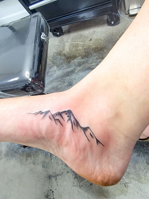 Pikes Peak Tattoo Colorado, Pikes Peak Tattoo, Mountain Range Tattoo, Pikes Peak Colorado, Mountain Tattoo, Pikes Peak, Colorado Mountains, Pretty Tattoos, Body Art