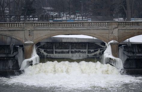 Sewage and storm water were discharged into the Flint River Monday following excessive wet weather. Flint Water Crisis, Flint Michigan, Environmental Justice, Water Bill, Water Sources, Water Systems, Clean Water, Country Living, Michigan