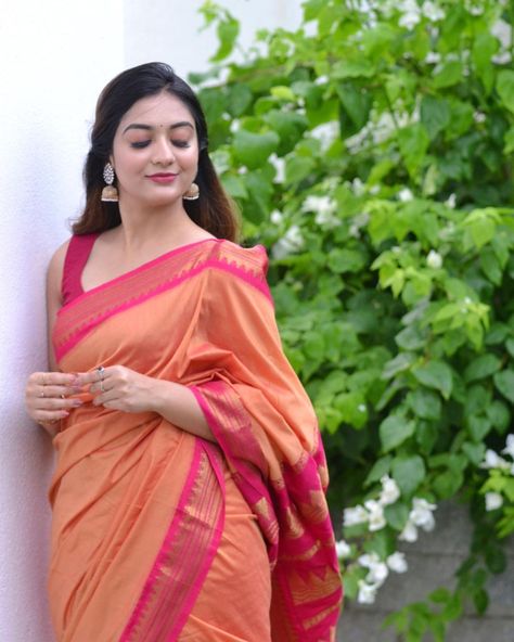 Athmika Sumithran Beautiful Photos Athmika Sumithran, Saree Pose, Dresses Diy, Girls Dresses Diy, Men Faces, Saree Poses, Casual Indian Fashion, Stylish Dpz