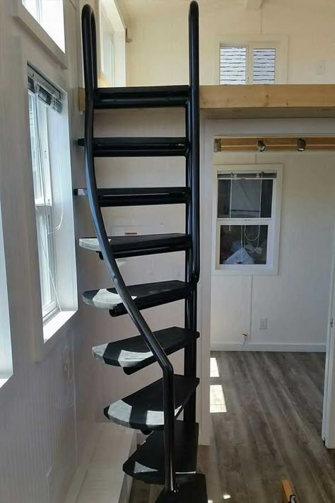 Tiny House Spiral Staircases: Your Practical Stairway To Heaven - The Tiny Life Attic Ladder Ideas, Scale Loft, سلالم حلزونية, Attic Bathroom Ideas, Space Saving Staircase, Attic Staircase, Attic Ladder, Tiny House Stairs, Loft Stairs