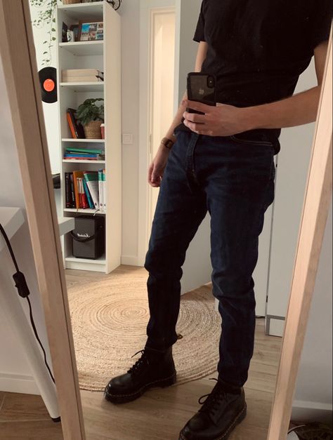 Selfie in a mirror with Dark blue levis jeans and dr martens 1460. Vintage style Dr Martens Bex, Selfie Mirror, Doc Martens, Dr. Martens, Mirror, How To Wear, Quick Saves