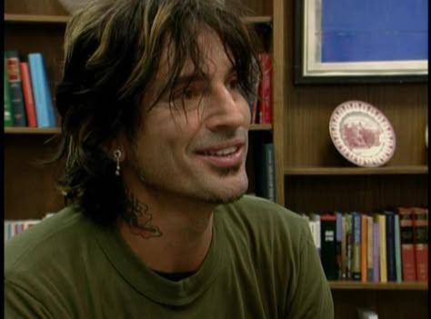 tommy lee goes to college (2005) Tommy Lee Side Profile, Tommy Lee 2023, Tommy Lee Smile, 80s Tommy Lee, 90s Tommy Lee, Tommy Lee Pfp, Tommy Lee Goes To College, Tommy Lee 2000s, Tommy Lee 90s