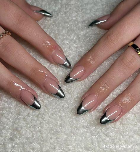 Drake Concert Nail Ideas, Rap Concert Nails, Drake Inspired Nails, Sydney Sweeney Nails, Drake Concert Nails, The Weeknd Inspired Nails, Black Swan Nails, The Weeknd Nails, Drake Nails