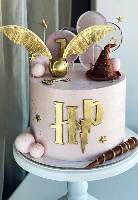 Pastel Harry Potter, Pink Harry Potter, Harry Potter Baby Girl, Harry Potter Birthday Cake Ideas, Tort Harry Potter, Harry Potter Theme Cake, Harry Potter Desserts, Gateau Harry Potter, Harry Potter Cupcakes