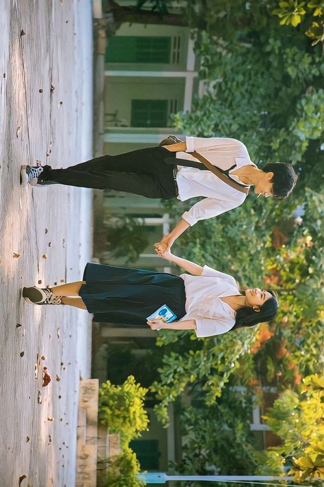 School friends, college friends, Korean couple, teen ager couple, sweet couple, couple dp College Couple Photoshoot, Korean School Couple, School Friends Aesthetic, Couple Sweet, Prenup Ideas, College Couples, Dream Couple, Anime Content, School Friends