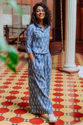 Summer Fashion Dresses Casual, Cotton Dress Pattern, Co Ords Outfits, Simple Frock Design, Simple Frocks, Simple Kurta Designs, Simple Kurti Designs, Casual Indian Fashion, Linen Fashion