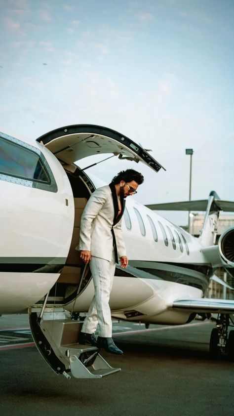 Bad Boy Dp, Ranveer Singh Beard, Long Hair Indian, Deepika Ranveer, Gentleman Aesthetic, Boy Dp, Bollywood Pictures, Male Models Poses, Indian Actors