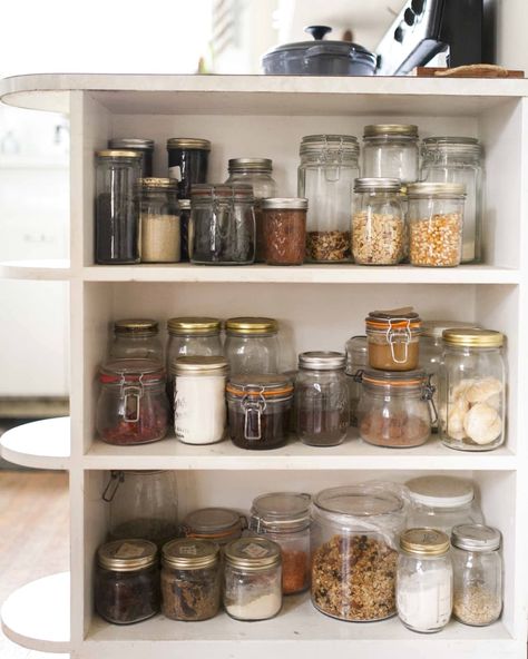 A variety of jars used for storage in an open kitchen cabinet Simply Organic Spices, Flour Container, Freezer Containers, Frozen Cookie Dough, Eating Fast, Reusable Packaging, Baby Food Jars, Organic Spice, Clear Jars