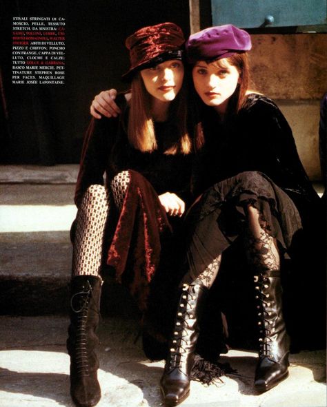 Pamela Hanson, Vintage 90s Style, Vogue Archive, 90s Models, Witch Fashion, Vintage Goth, 1990s Fashion, Fashion Catalogue, 90s Grunge