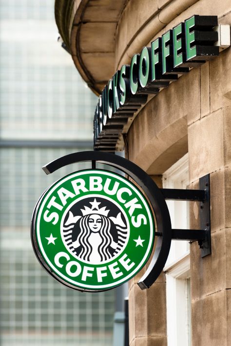 Starbucks to add charging stations in all locations, including several locations in Jupiter Florida. #jupiter #southfla #jupiterfl Starbucks Restaurant, Starbucks Sign, Starbucks Shop, Café Starbucks, Florida Life, Jupiter Florida, Florida Style, Charging Stations, Starbucks Logo