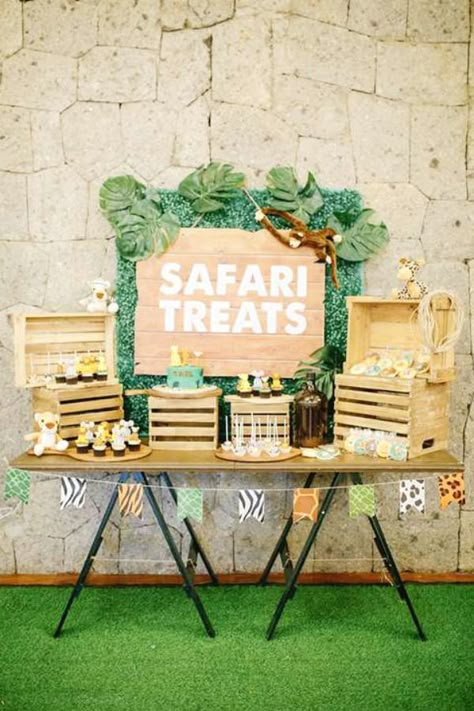 Wild One Dessert Table Ideas, Safari Bar Ideas, Safari Food Table Ideas, Jungle Safari Dessert Table, Savannah Birthday Party, Jungle Safari Table Decorations, Sweet Table Safari Theme, Candy Table Safari, Dessert Table Safari Theme