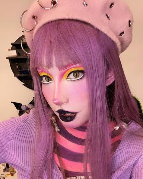 Cheshire Cat Cosplay Makeup, Cute Cheshire Cat Makeup, Cheshire Cat Eye Makeup, Simple Cheshire Cat Makeup, Chesire Cat Costume Aesthetic, Chesire Makeup, Chesire Cat Halloween Costumes, Chesire Cat Costumes, Chesire Costume