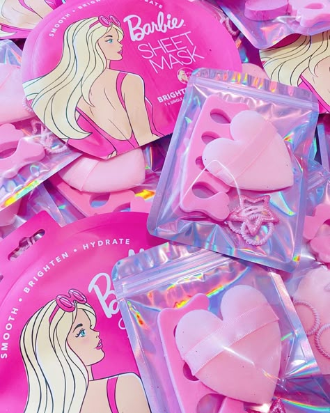 Barbie Spa Party Ideas, Barbie Souvenir Ideas, Barbie Spa Party, Barbie Goodie Bags, Barbie Party Bags, Barbie Party Activities, Barbie Spa Birthday Party, Barbie Party Favors, Birthday Party Souvenirs