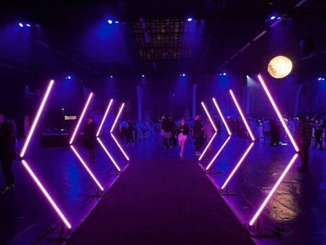 Futuristic Event Design, Futuristic Decorations Event, 50th Birthday Decoration Ideas, Led Entrance, Futuristic Decoration, Futuristic Party, Stage Lighting Design, Event Entrance, Birthday Decoration Ideas