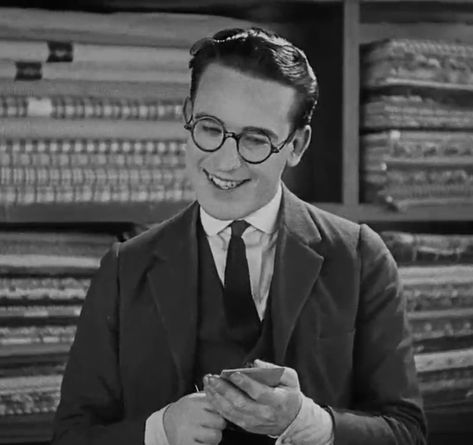 Harold Lloyd🤍 Silent Film Actors, Harry Lloyd, Old Hollywood Actors, Harold Lloyd, Anna Karenina, Silent Film, Hollywood Actor, Just Girl Things, Series Movies