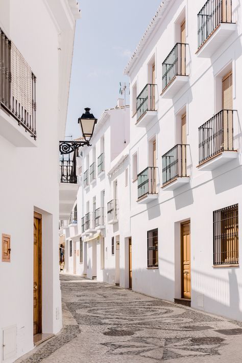 Andalusia. Photo Bleu, Andalusia Spain, Wedding Vibes, Pastel Wallpaper, Andalusia, City Aesthetic, White Aesthetic, Pretty Places, Travel Aesthetic