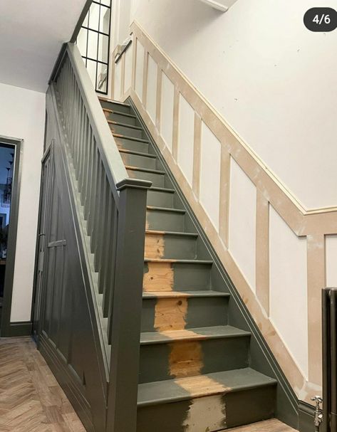 Lambriseringen Gang, Stairs And Hallway Ideas, Stair Paneling, Victorian Hallway, House Staircase, Narrow Hallway Decorating, Home Hall Design, Wainscoting Panels, Pallet Furniture Living Room