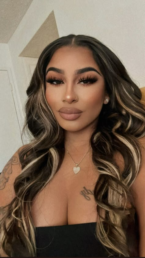 Hair Color Ideas For Hispanics, Hispanic Hair Color Ideas, Blonde Hair Latina, Blonde Hair On Mexican Women, Hair Color Ideas For Dark Hair, Hispanic Hair, Perfect Blonde Hair, Latina Hair, New Hair Look