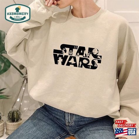 Star Wars Shirt Outfit, Star Wars Shirt Ideas, Star Wars Disneyland, Star Wars Clothes, Disney Cricut, Yoda Shirt, Star Wars Hoodie, Tshirts Design, Star Wars Sweatshirt