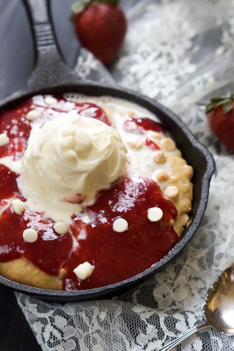 The BEST Cast Iron Skillet Recipes - The Suburban Soapbox Desserts Brownies, Skillet Desserts, Cookie Skillet, Strawberry Sugar Cookies, Homemade Strawberry Sauce, Gluten Free Sugar Cookies, Iron Recipes, Iron Skillet Recipes, Skillet Dishes