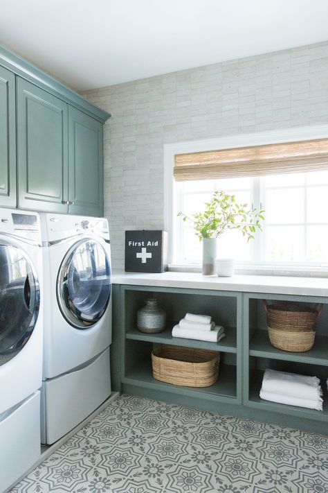 Studio McGee Laundry Room. 20 patterned floor tiles that would work well in your laundry or mudroom. Love these patterns to add some color and fun to any space. Come choose your favorite tile for your space! #floortile #cementtile #bedrosiantile #patterntile #tile #laundryroom Scandinavian Laundry Room, Laundry Modern, Farmhouse Laundry Room Ideas, Laundry Room Design Ideas, Laundry Room Tile, Tiny Laundry Rooms, Room Storage Diy, Modern Basement, Stony Brook