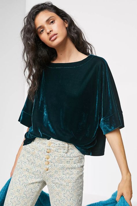 Velvet Outfits For Women, Velvet Top Designs, Emily Schuman, Velvet Clothes, Velvet Shirt, Velvet Blouses, Ootd Summer, Cooler Look, Velvet Top