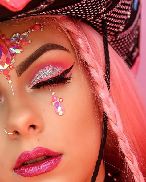 Neon Cowgirl, Cowgirl Festival, Food Poisoning, Festival Makeup, Festival Looks, Content Ideas, Media Content, My Youtube Channel, Makeup Inspo