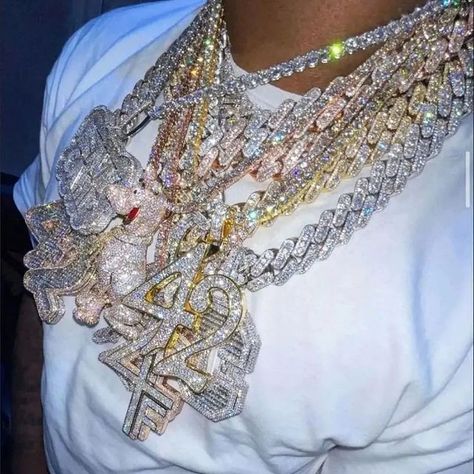 TrillionCutDiamonds on Instagram: “Can you guess how much for these ice?🤑🥶👇🏼 #nlechoppa #shottaflow #explorepage #nbayoungboy #moneybaggyo #quandorondo #explore…” Iced Out Jewelry, Rose Gold Chain Necklace, Streetwear Jewelry, Dope Jewelry Accessories, Rapper Jewelry, Mens Silver Jewelry, Fancy Watches, Expensive Jewelry Luxury, New Followers