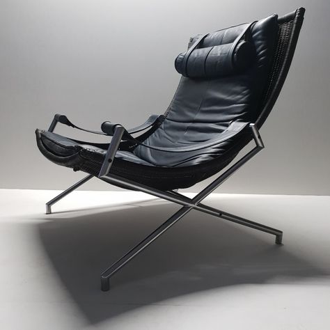 Model DES2021 lounge chair by Gerard van den Berg for Rohé Noordwolde, 1980s Office Chair Without Wheels, Fantastic Furniture, White Chair, Pool Furniture, Beautiful Chair, How To Clean Furniture, Furniture Upholstery, Leather Furniture, Cool Chairs