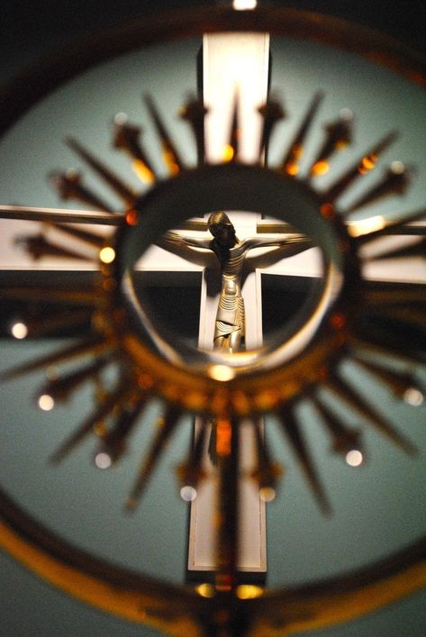 Holy Eucharist, Catholic Wallpaper, Religious Photography, Eucharistic Adoration, Jesus Christ Cross, Catholic Pictures, Jesus Christ Painting, Catholic Images, Jesus Wallpaper