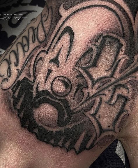 Surenos 13 Tattoo, Most Hated Tattoo, Street Tattoos For Men, Chicano Tattoo Drawings, Small Chicano Tattoos, Cholo Style Tattoo, Chicano Hand Tattoo, Cholo Tattoos, La Tattoos Ideas